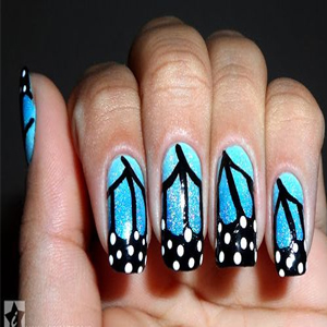 Unha decorada com borboleta