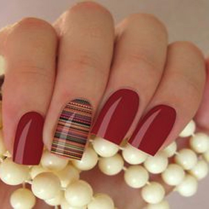Unhas decoradas vermelhas