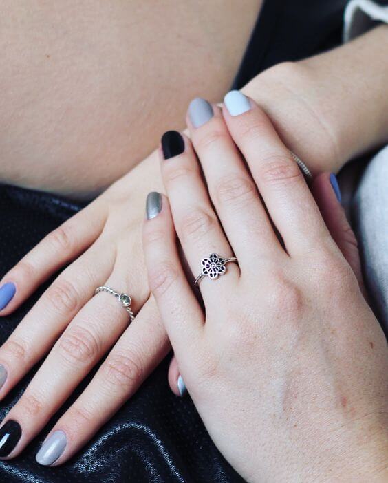 Unha decorada em tons pastéis