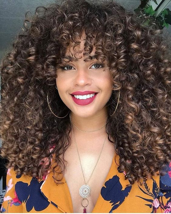 Cortes de cabelos cacheados com franja Cortes de cabelos cacheados com franja