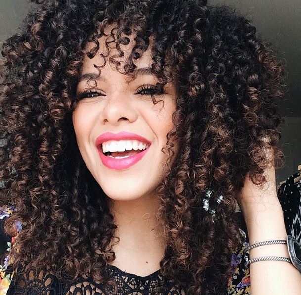 Cortes de cabelos cacheados médios Cortes de cabelos cacheados médios