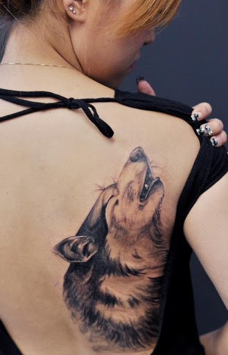 Tatuagem feminina de lobo grande 2021 Tatuagem feminina de lobo grande