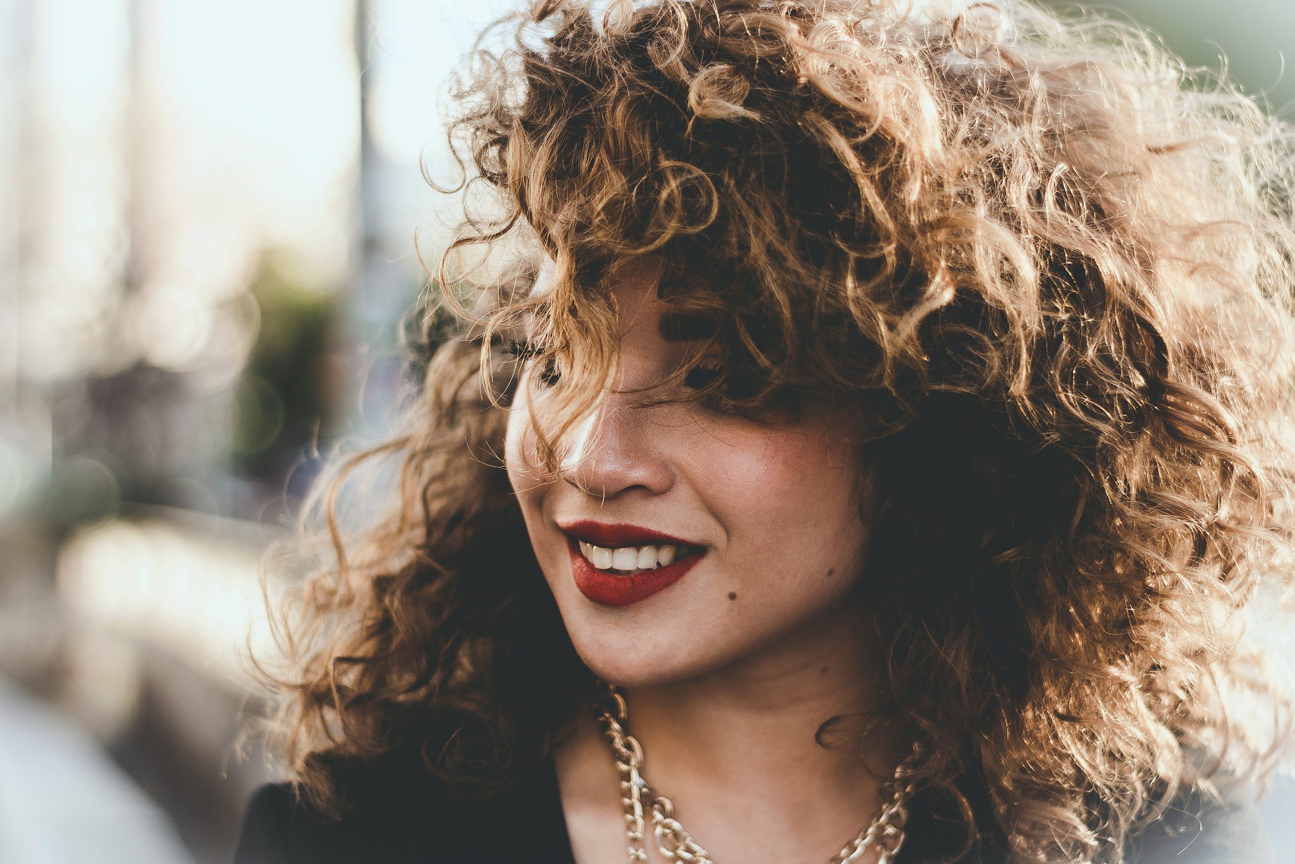 Cortes de cabelos cacheados com franja Cortes de cabelos cacheados com franja