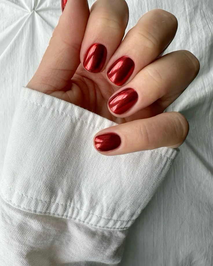 Unhas cromadas vermelhas - marca desconhecida (Pinterest)