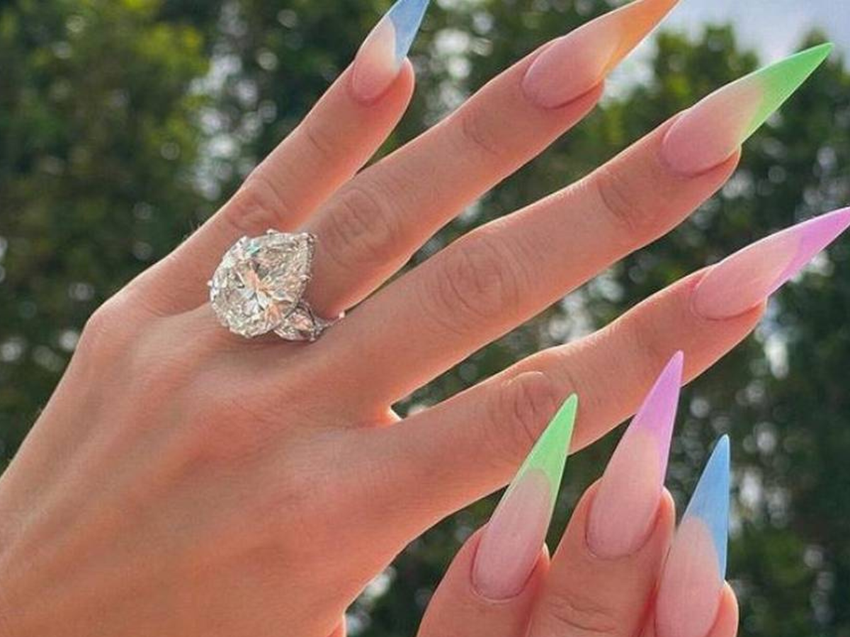 mães podem ter unhas compridas