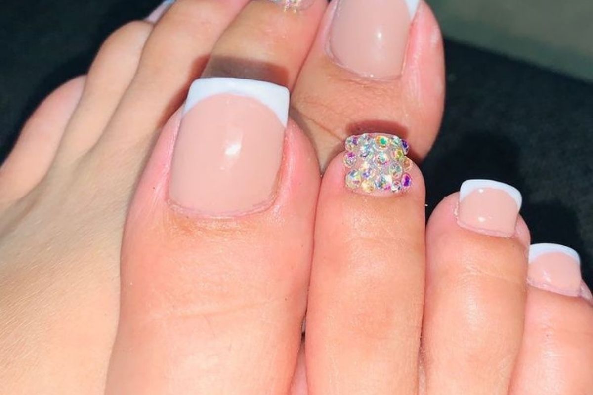 francesinha no pé com pedrinha - filha única com pedraria