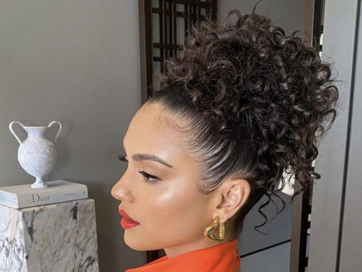 cabelo cacheado penteado formatura