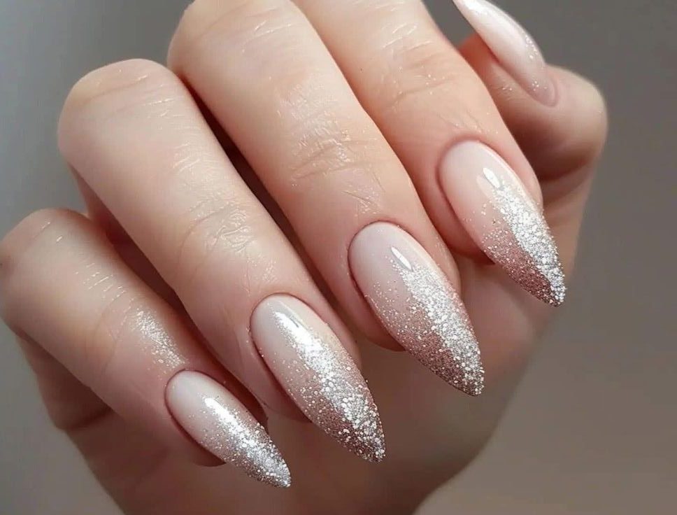 Unhas glamourosas 2025 com glitter