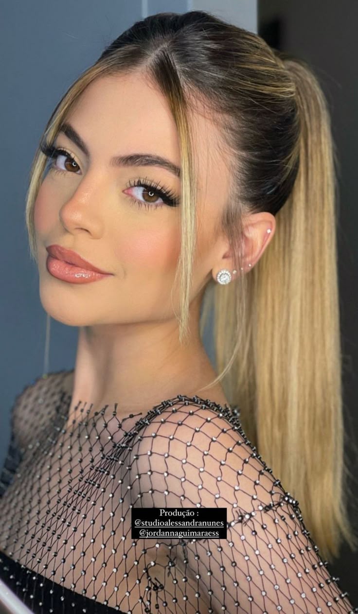 rabo de cavalo alto polido penteados para cabelo liso 2025