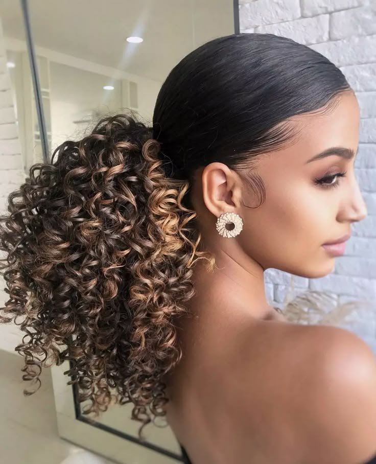 rabo de cavalo baixo cabelo cacheado penteados para cabelo cacheado