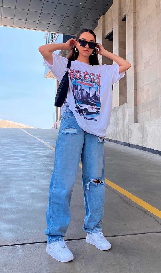 Y2K em Alta com camisas estampadas e bolsas baguetes