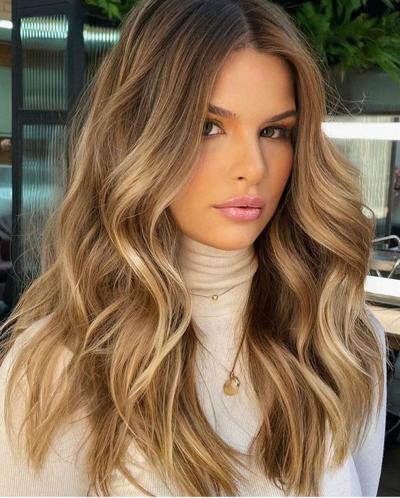 cores de cabelo do outono de 2024 e loiro mel