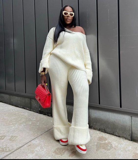 Look monocromático branco (Pinterest) -Looks meia-estação para mulheres