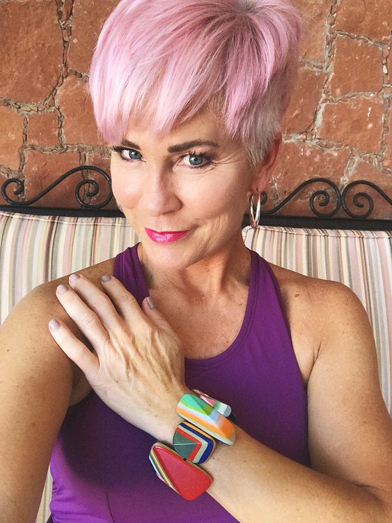 Rosa cabelo 50 anos (Pinterest) - cabelo colorido para mulheres de 50 anos