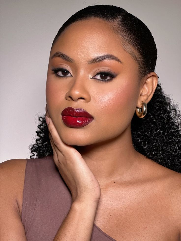 Maquiagem madrinha de casamento delineado esfumado