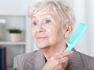 mulheres maduras cuidar do cabelo misto