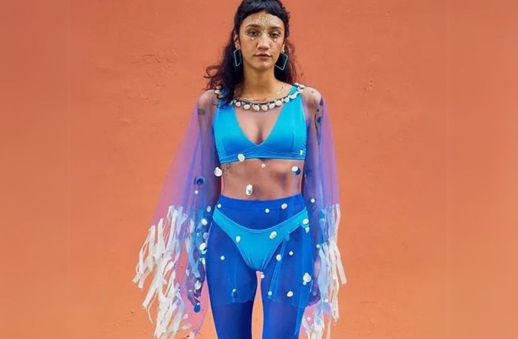 biquini e maio fantasia de Carnaval 2025