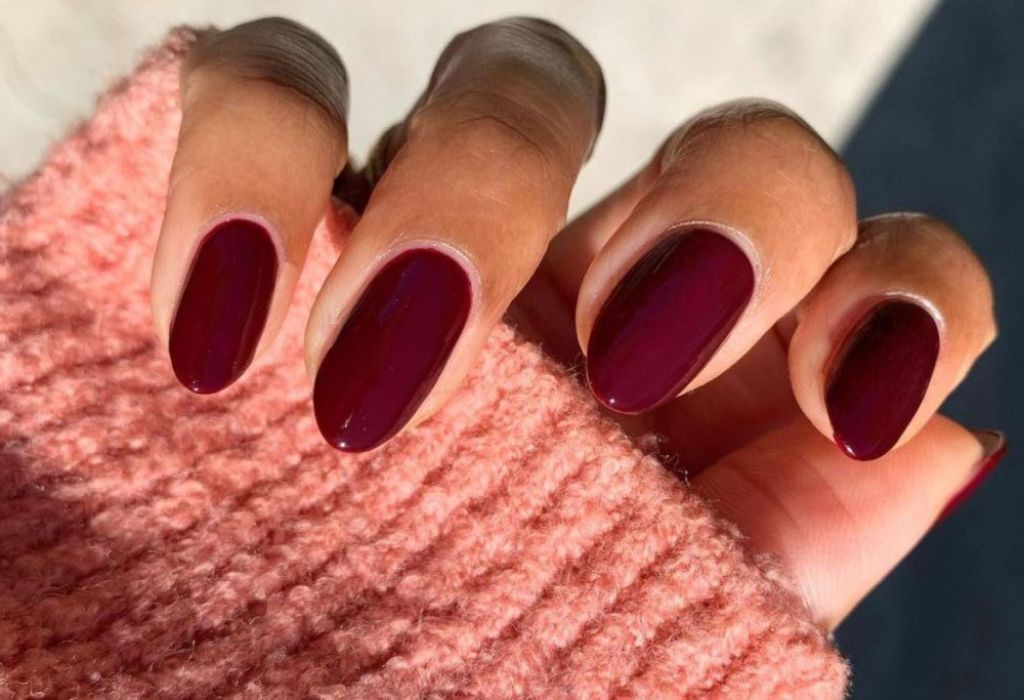 unhas fora de moda 2025 bordo