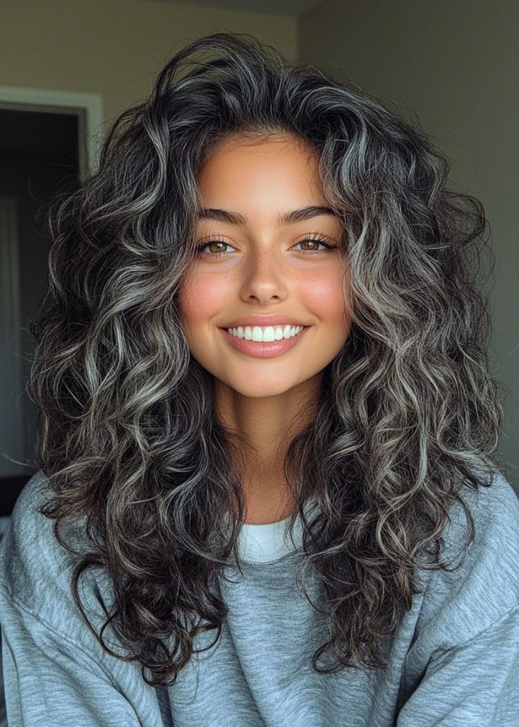 Técnica do Balayage Cinza é tendência para 2025