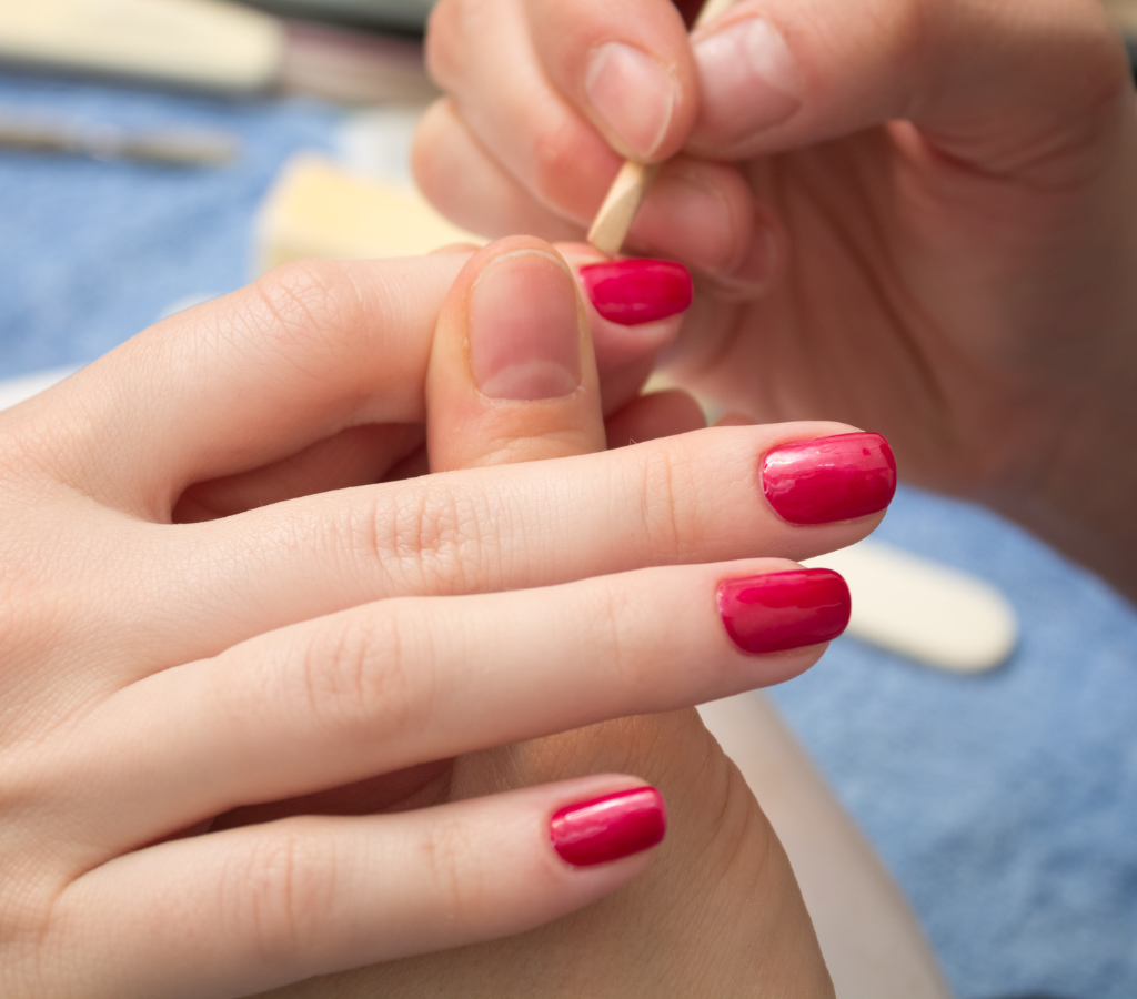 Palitação só após a última camada - erros comuns ao decorar unhas