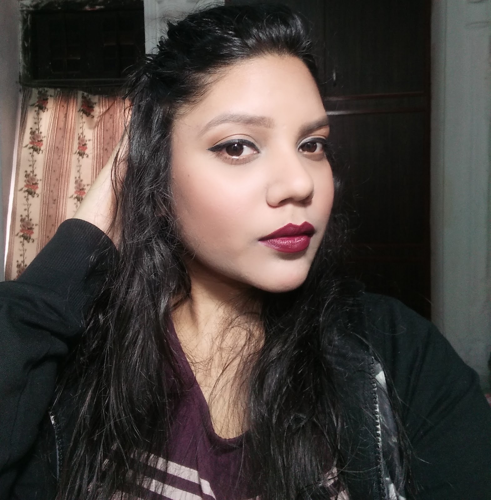 cor de batom em tom de vinho