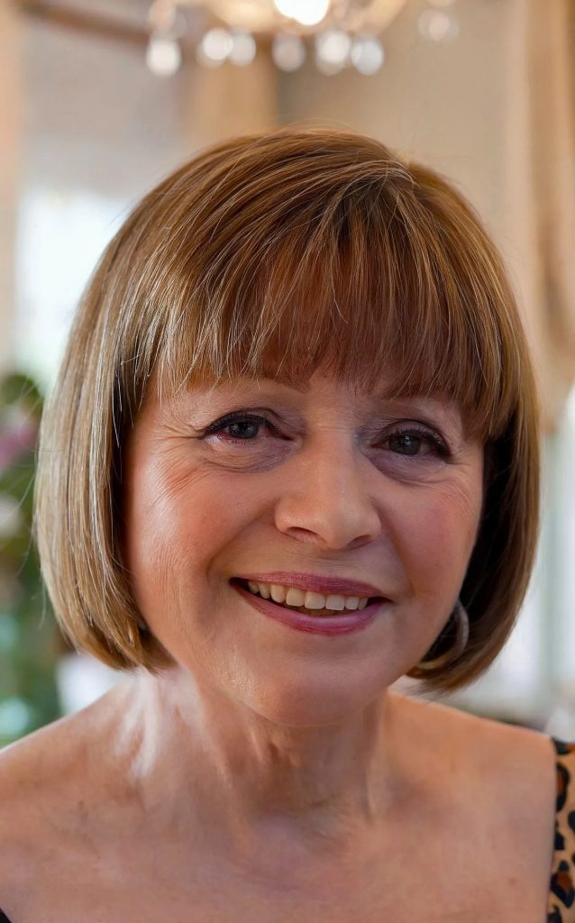 corte bob reto com franja curta