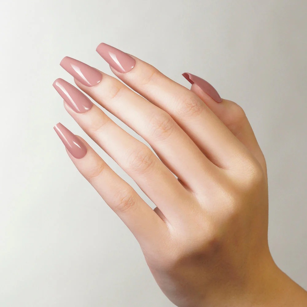 unhas pintadas em rosa antigo